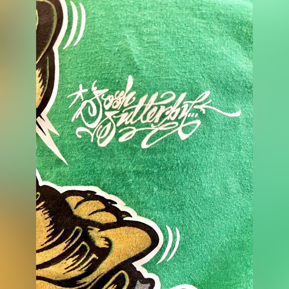 💚RARE Bloc28 By Disney/Artist  Series a collab w/artist Josh Sutterby green tee - Picture 10 of 13